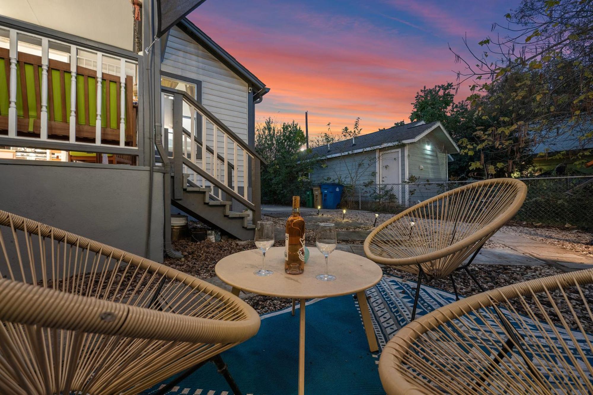 אוסטין Stylish, Artsy Bungalow Central Eastside מראה חיצוני תמונה