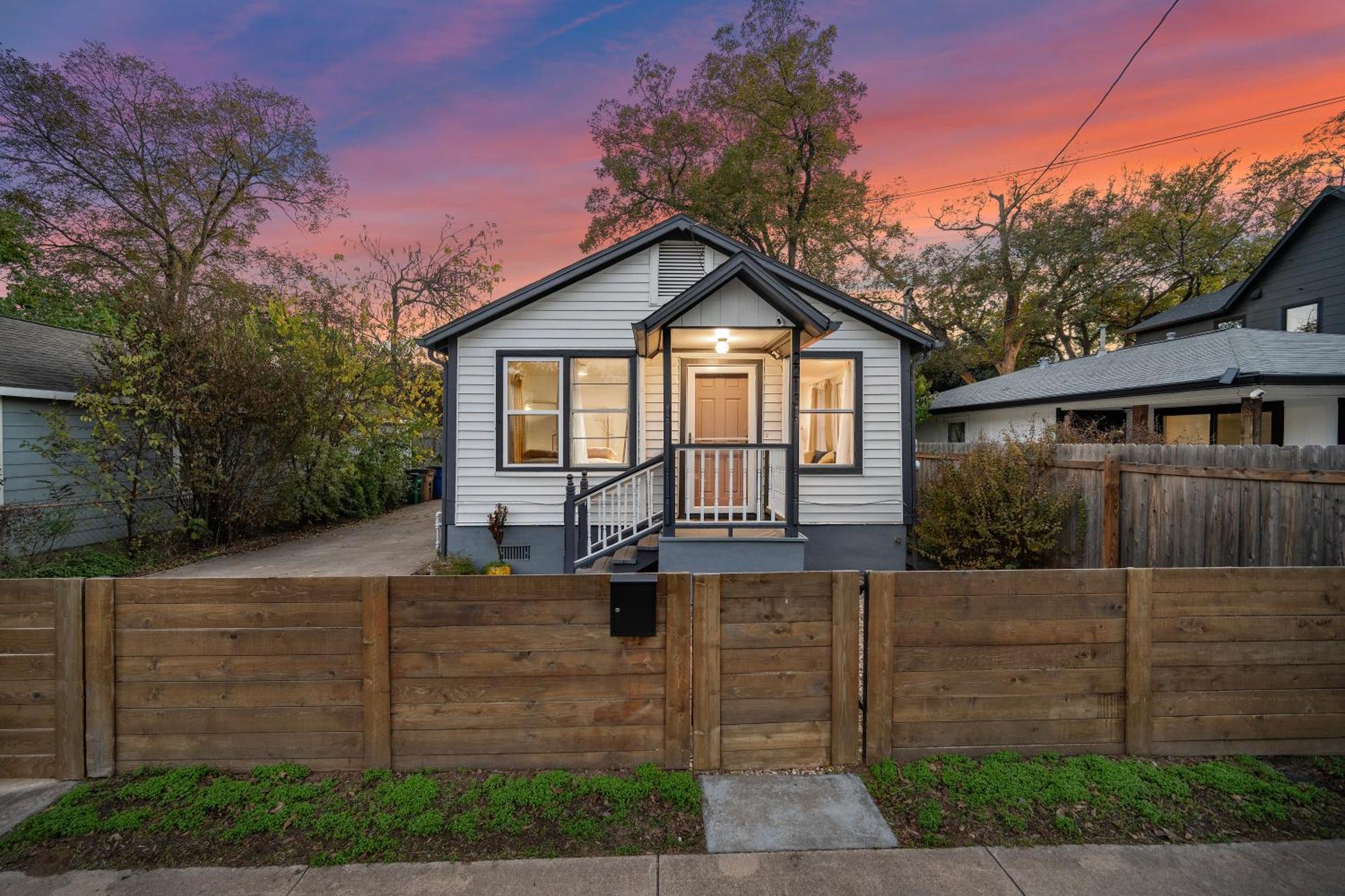 אוסטין Stylish, Artsy Bungalow Central Eastside מראה חיצוני תמונה
