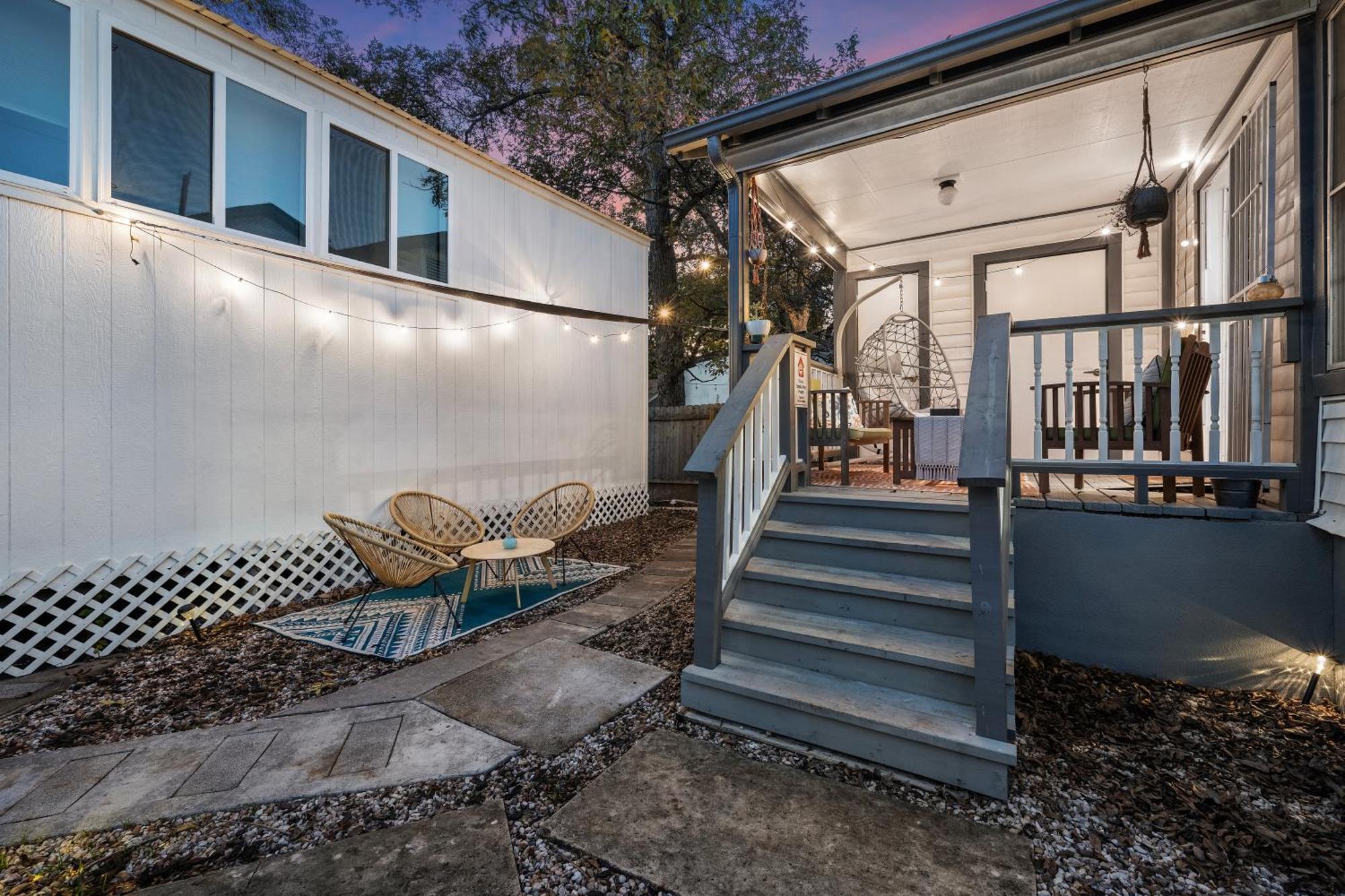 אוסטין Stylish, Artsy Bungalow Central Eastside מראה חיצוני תמונה